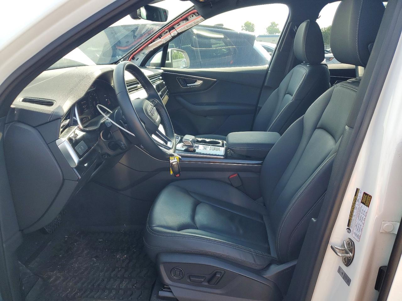 2025 AUDI Q7 quattro Premium