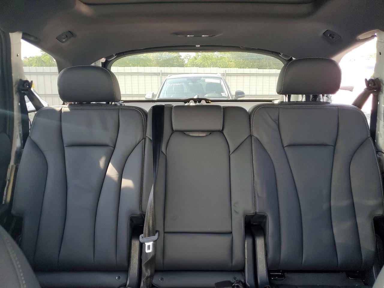 2025 AUDI Q7 quattro Premium