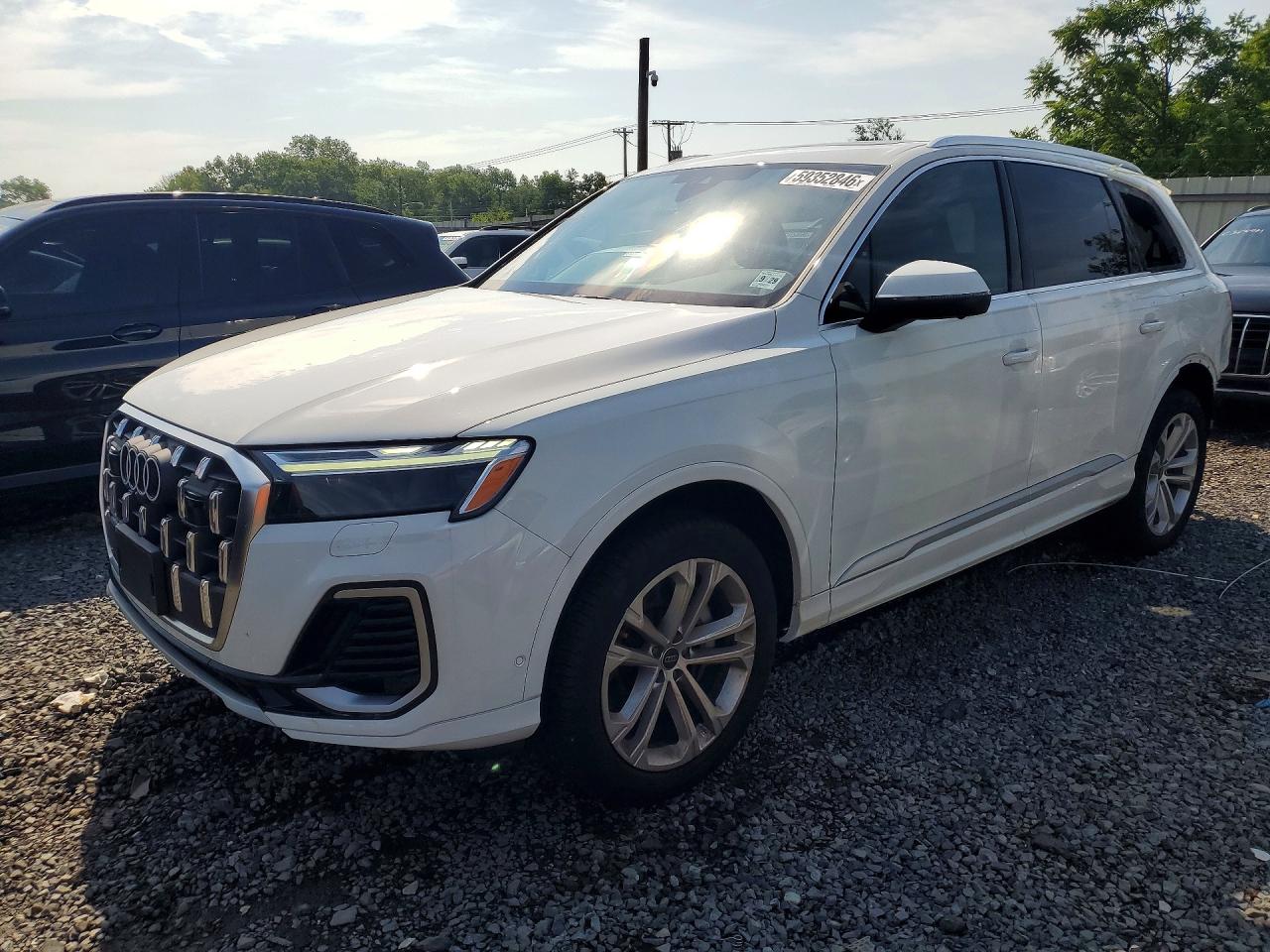 2025 AUDI Q7 quattro Premium