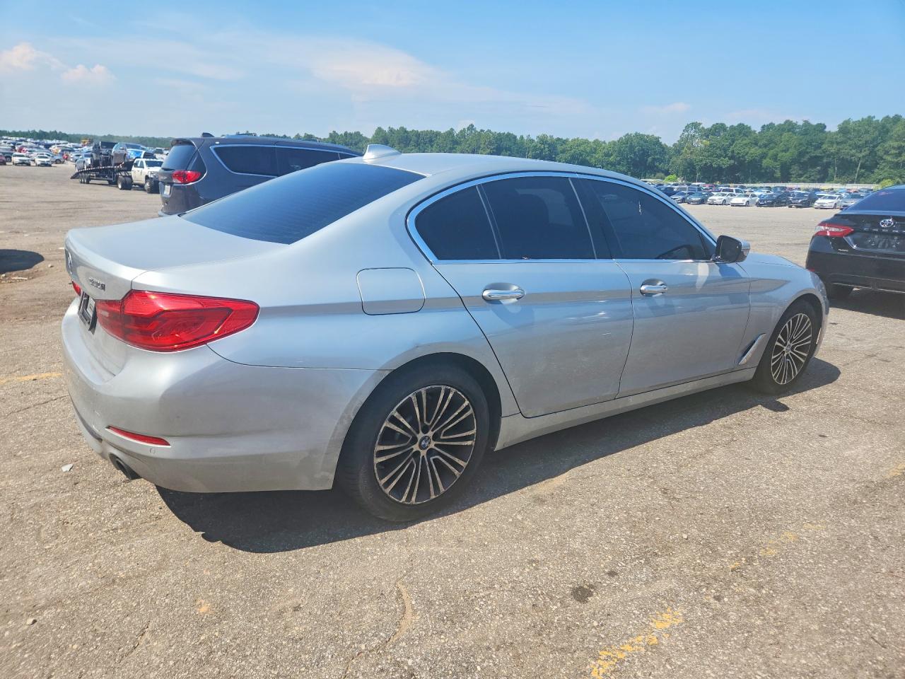 2018 BMW 530
