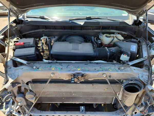 2020 CHEVROLET SILVERADO LTZ — Engine bay