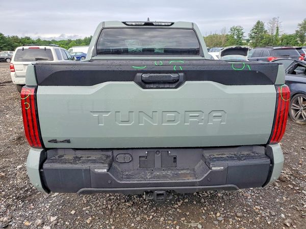 2026 TOYOTA TUNDRA SR5