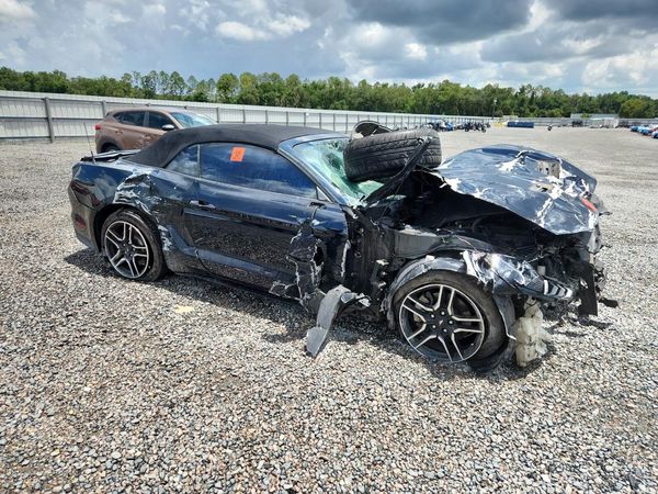 2019 FORD MUSTANG I4 Convertible — Passenger 3/4