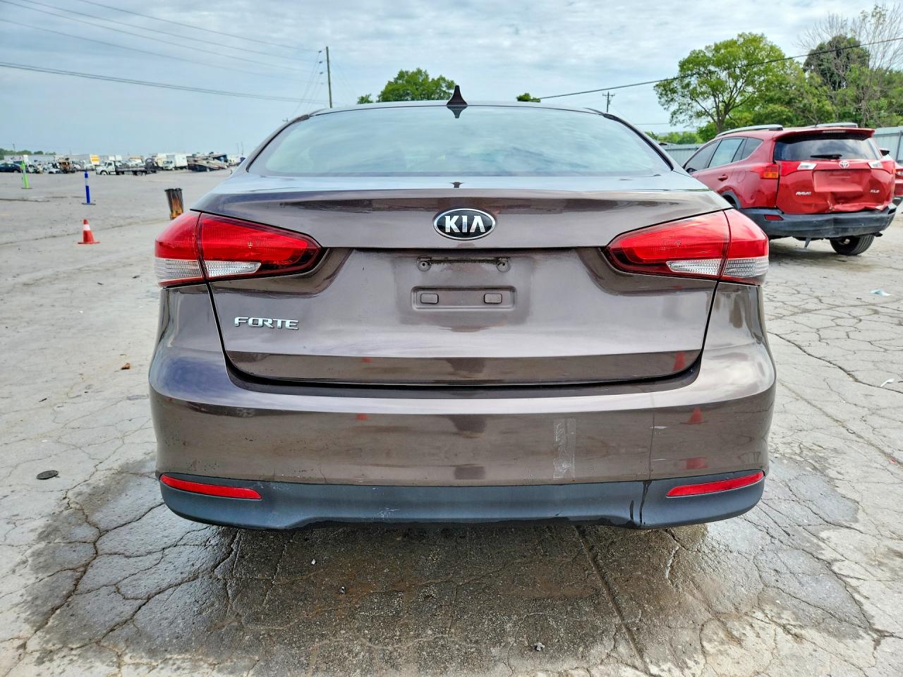 2018 KIA FORTE LX Base