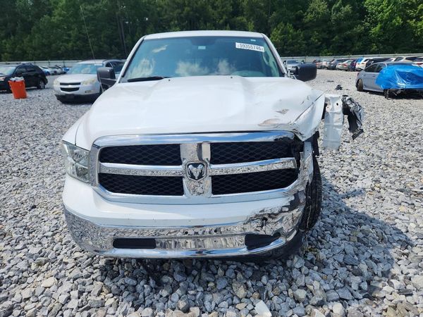 2016 RAM 1500 SLT QUAD CAB 4X2