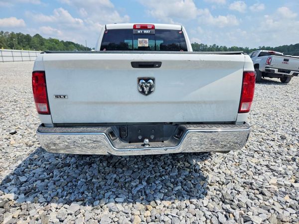 2016 RAM 1500 SLT QUAD CAB 4X2