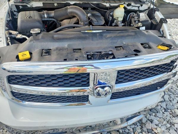 2016 RAM 1500 SLT QUAD CAB 4X2