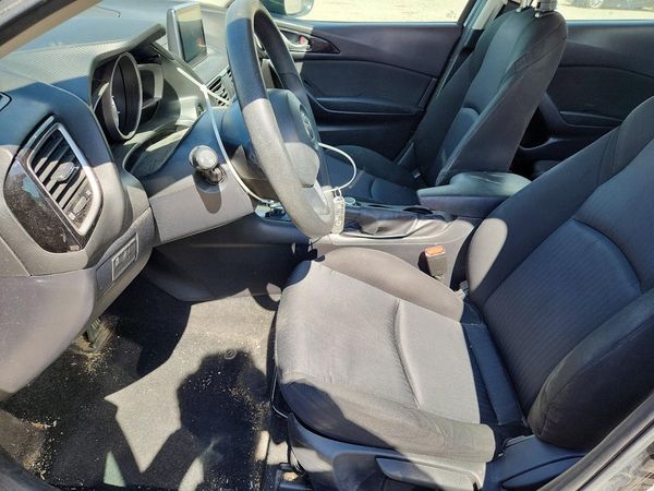2016 MAZDA 3 SV/Base