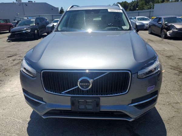 2019 VOLVO XC90 Momentum