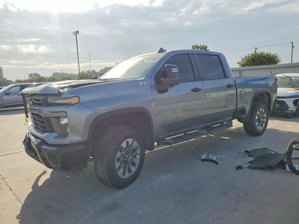 2024 CHEVROLET SILVERADO Custom