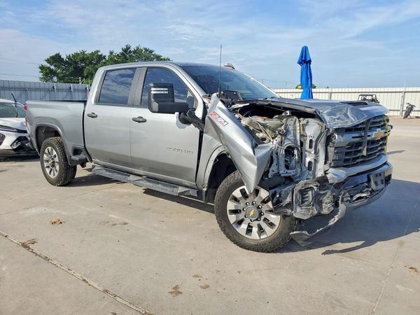 2024 CHEVROLET SILVERADO Custom