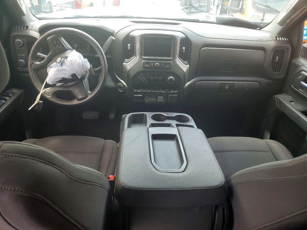 2024 CHEVROLET SILVERADO Custom
