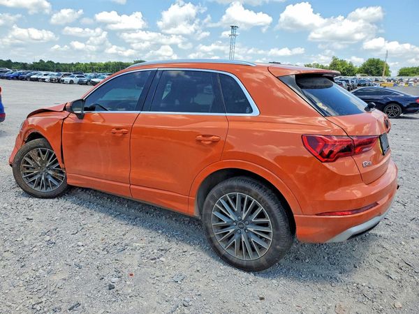 2022 AUDI Q3 quattro Premium