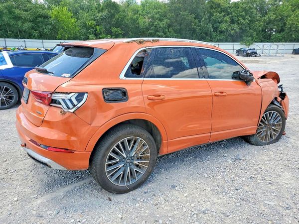 2022 AUDI Q3 quattro Premium