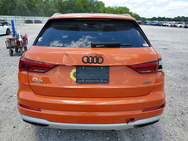 2022 AUDI Q3 quattro Premium