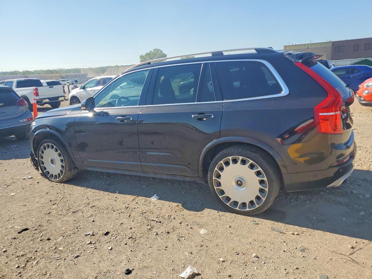 2016 VOLVO XC90 SV42 Momentum