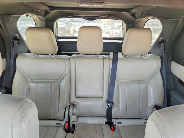 2019 LAND ROVER DISCOVERY SE