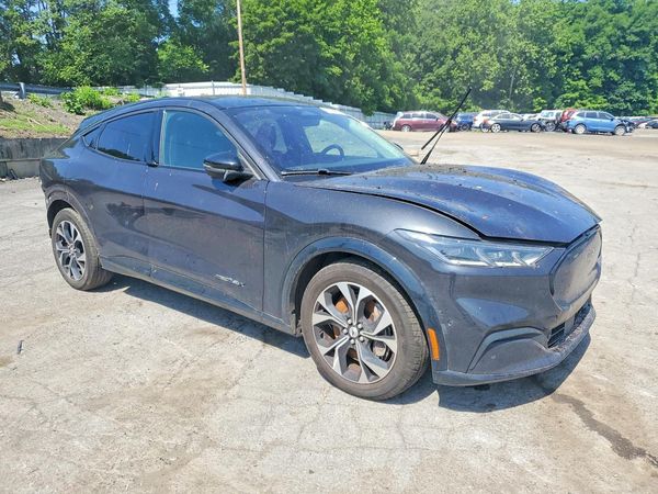 2022 FORD MUSTANG Premium — Passenger 3/4