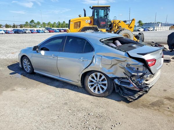 2018 TOYOTA CAMRY