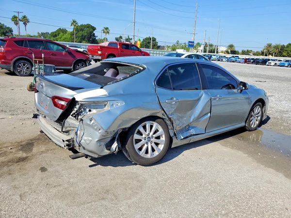 2018 TOYOTA CAMRY