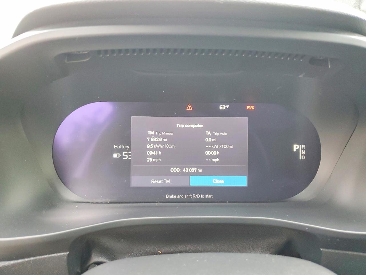 2023 VOLVO C40 Ultimate Dark