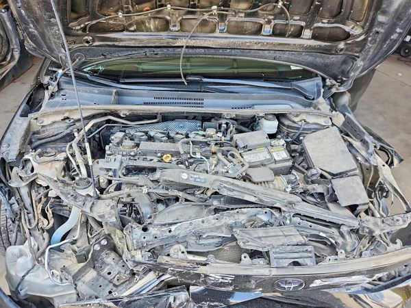 2023 TOYOTA COROLLA SE — Engine bay