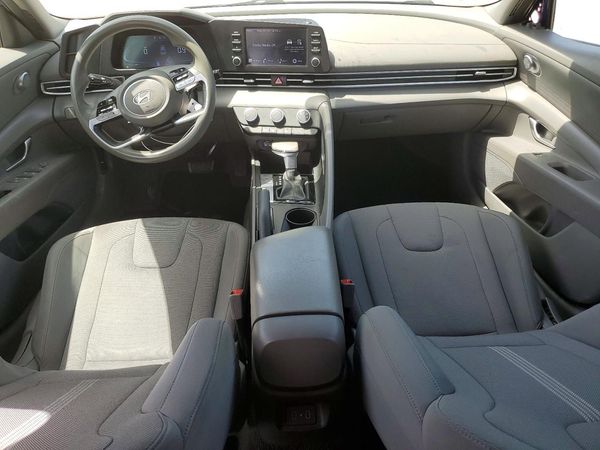 2024 HYUNDAI ELANTRA