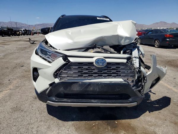 2020 TOYOTA RAV4 XSE HV