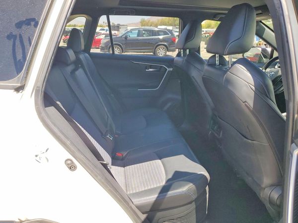 2020 TOYOTA RAV4 XSE HV