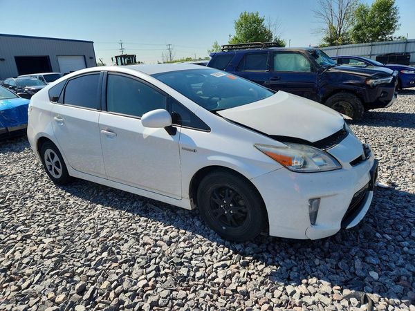 2014 TOYOTA PRIUS