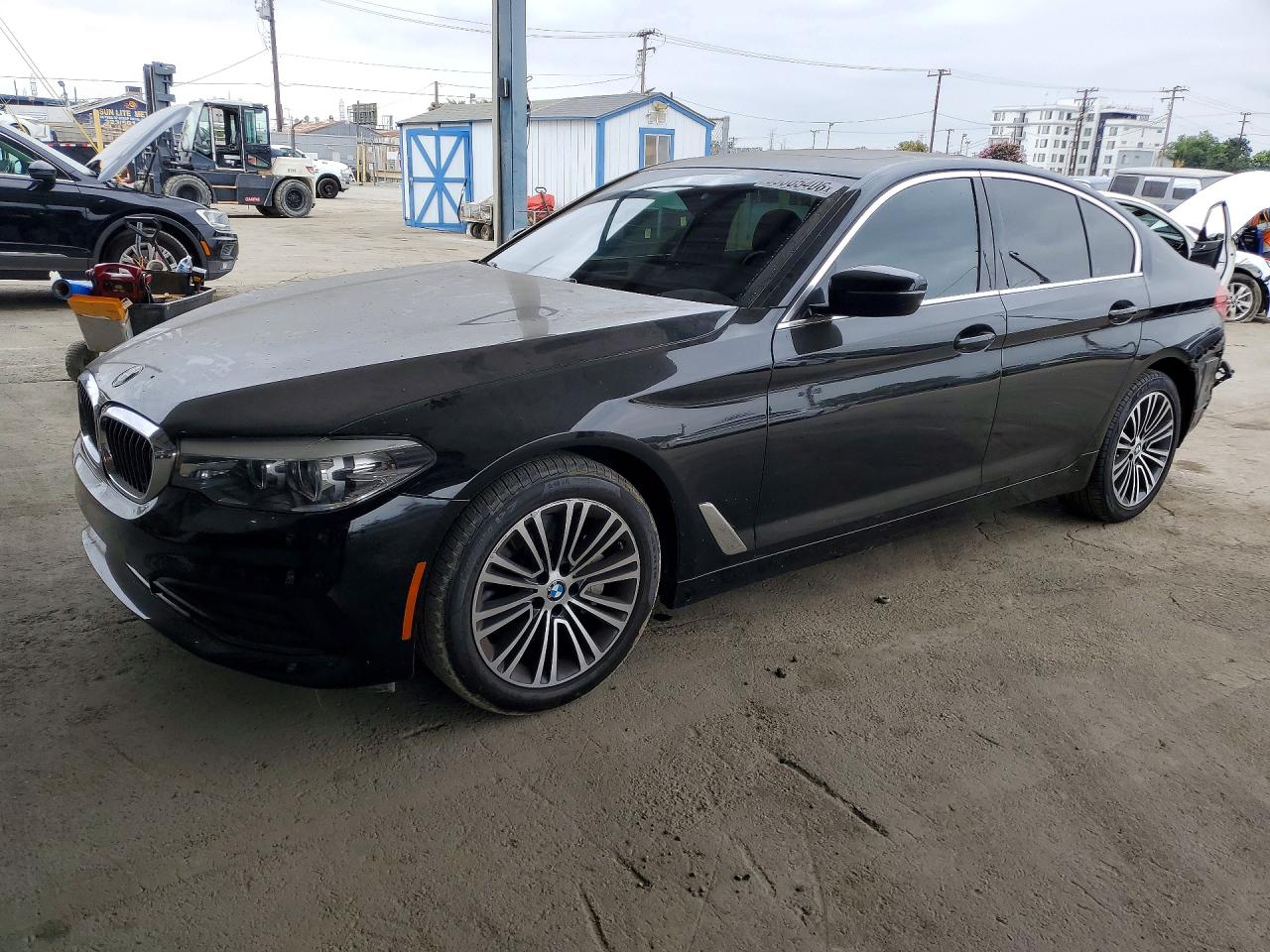 2019 BMW 530