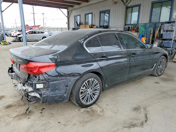 2019 BMW 530