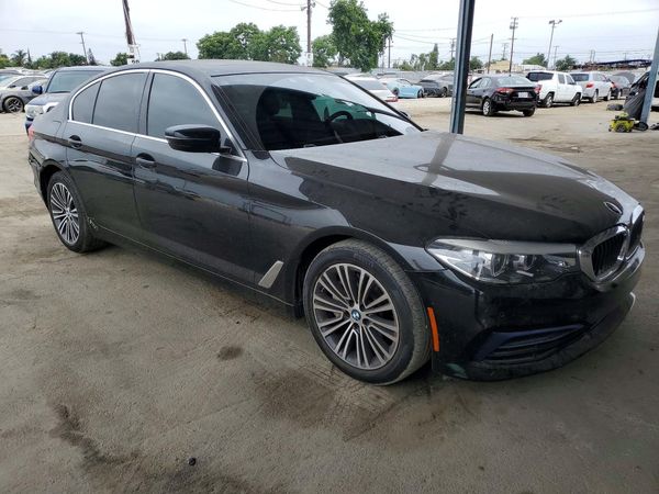 2019 BMW 530