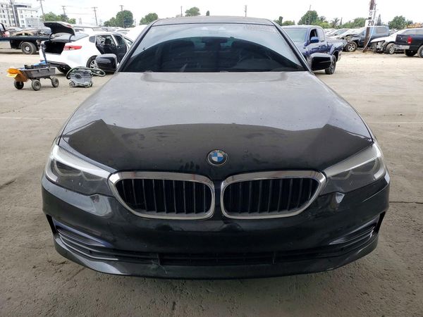 2019 BMW 530