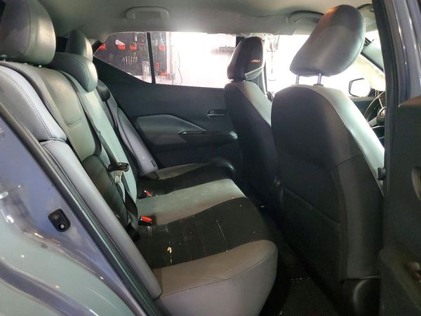 2021 NISSAN KICKS SR