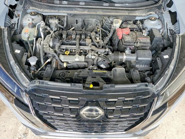2021 NISSAN KICKS SR