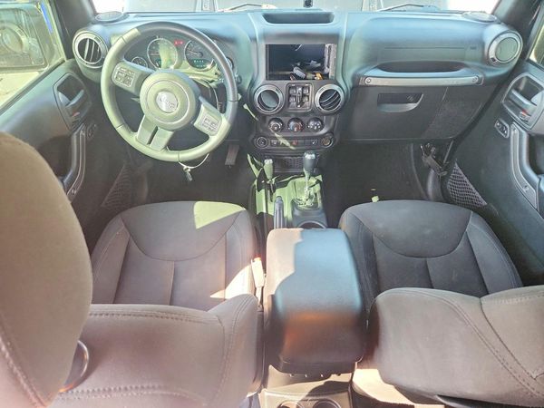 2017 JEEP WRANGLER UNLIMITED SPORT 4X4