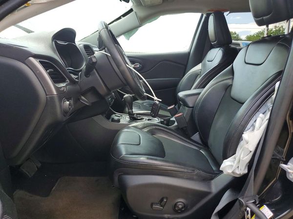2019 JEEP CHER LATITUDE Latitude Plus