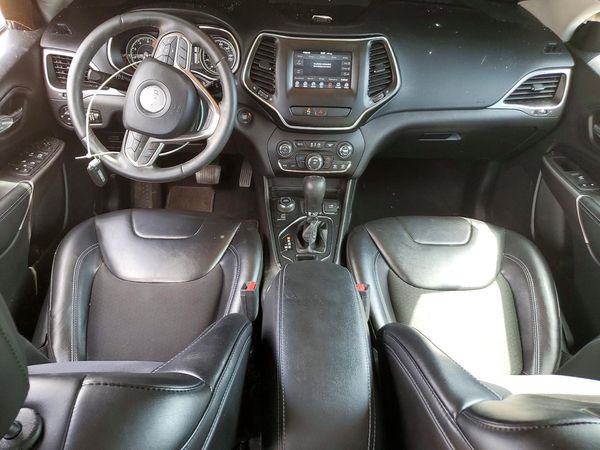 2019 JEEP CHER LATITUDE Latitude Plus