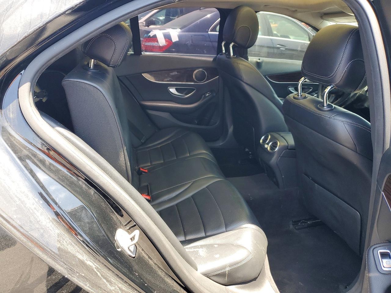 2016 MERCEDES-BENZ C C300