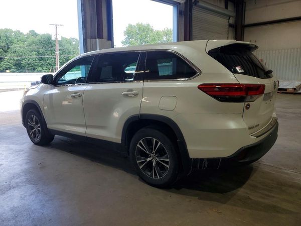 2019 TOYOTA HIGHLANDER LE/LE Plus