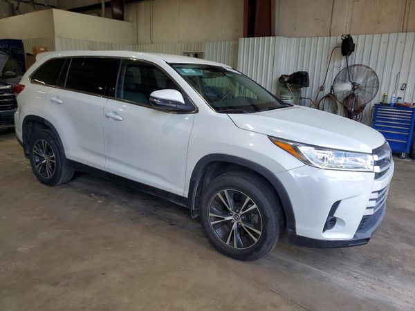 2019 TOYOTA HIGHLANDER LE/LE Plus