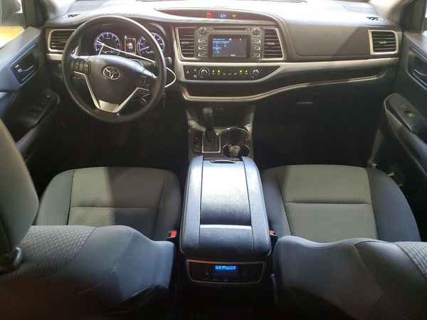 2019 TOYOTA HIGHLANDER LE/LE Plus