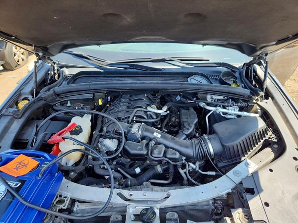 2021 JEEP CHEROKEE Limited — Engine bay