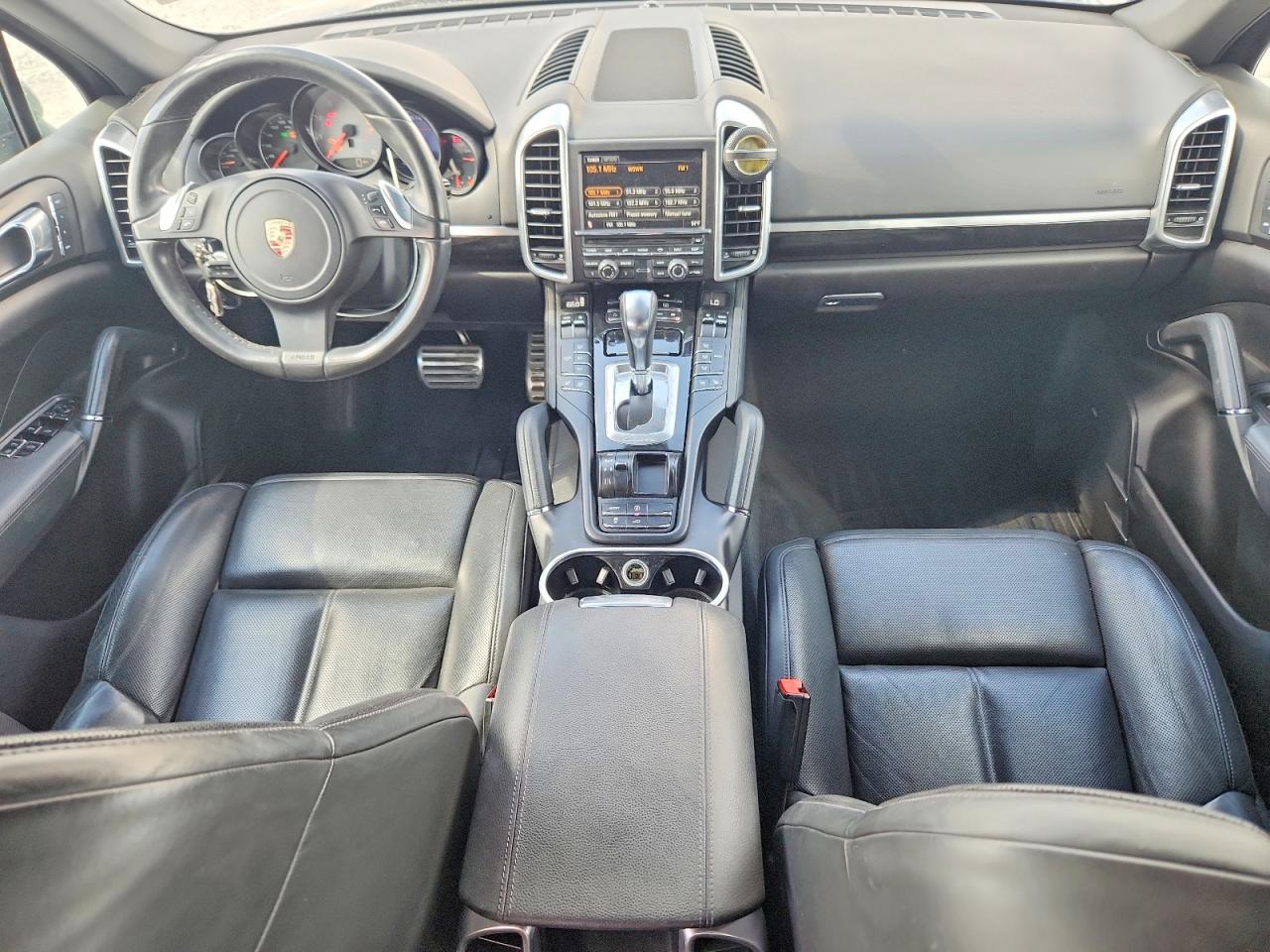 2011 PORSCHE CAYENNE