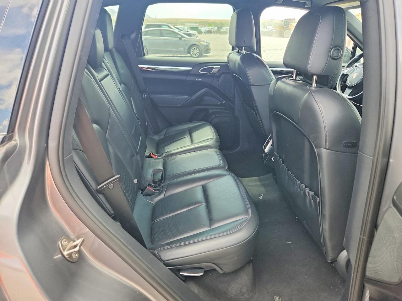 2011 PORSCHE CAYENNE