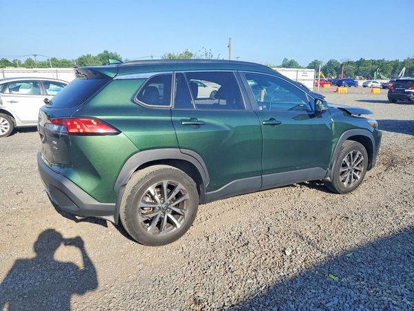 2022 TOYOTA COROLLA CROSS XLE