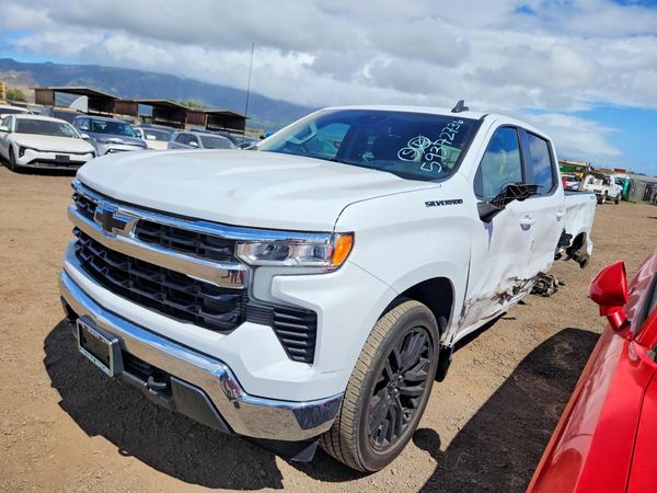 2024 CHEVROLET SILVERADO LT — Front 3/4