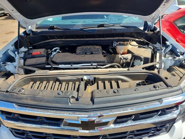 2024 CHEVROLET SILVERADO LT — Engine bay
