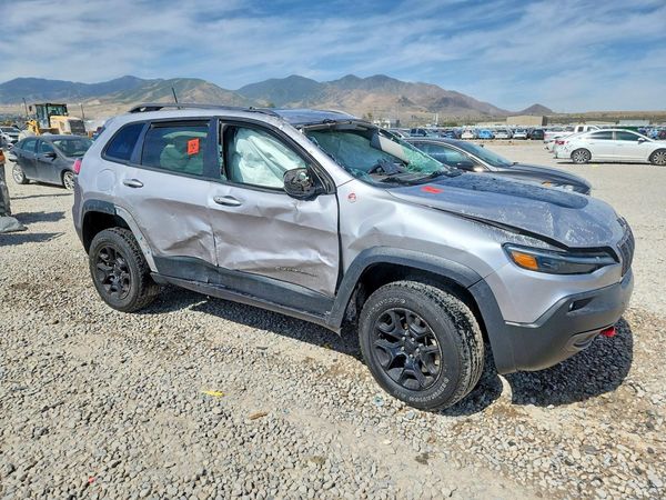 2021 JEEP CHEROKEE TRAILHAWK 4X4